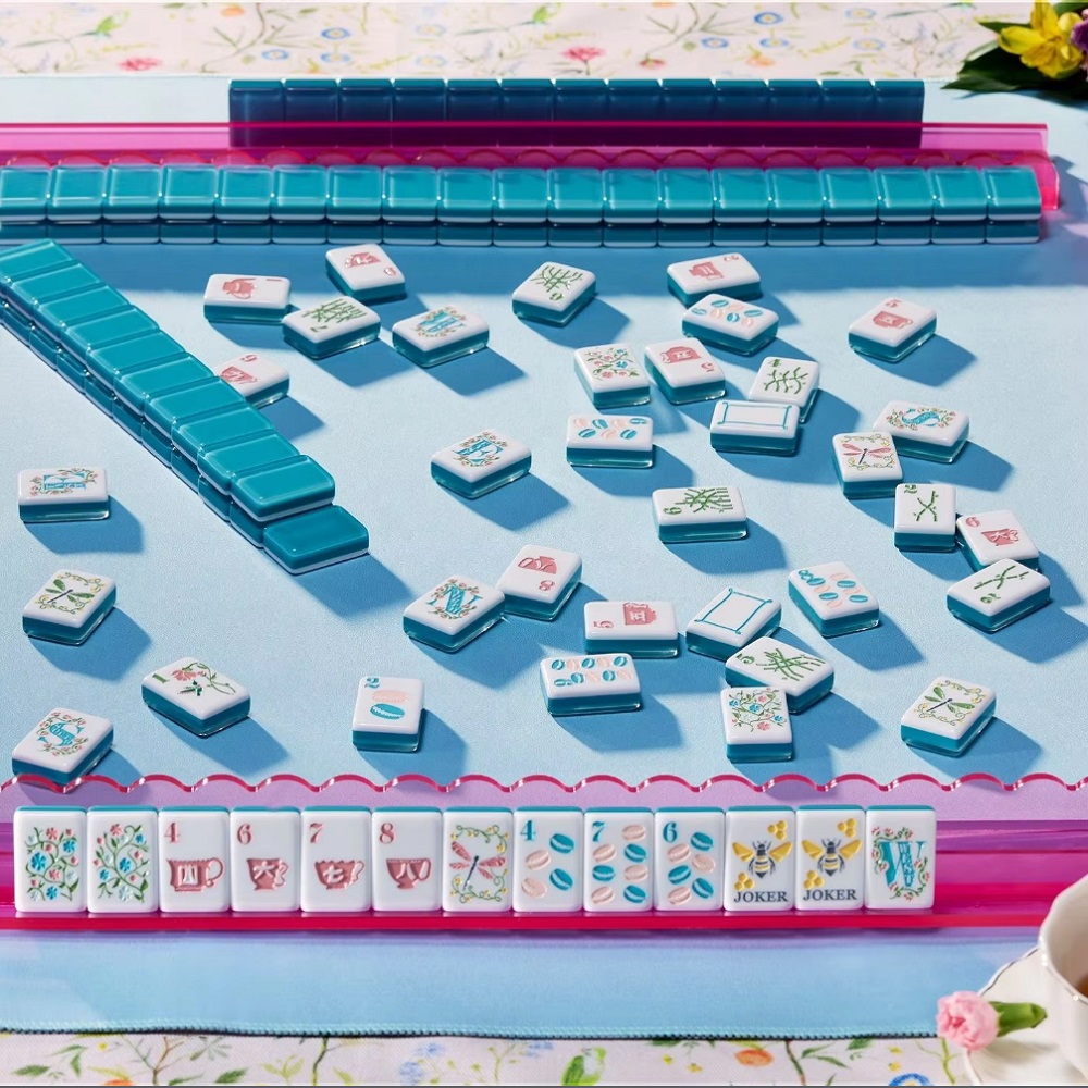 Blue Background Bees Mahjong Tiles