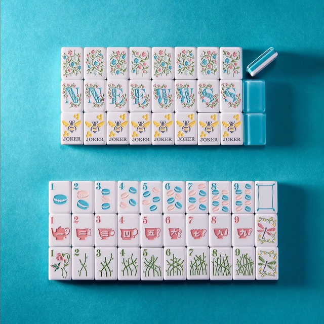 Blue Background Bees Mahjong Tiles